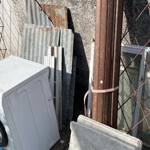 Lote anterior: Lote de Tapa de Cloaca, Estera de Madera y Chapa