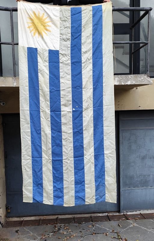 Antiguo Pabellón Nacional Uruguayense Gigante 135x295cm