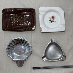 Conjunto de Ceniceros y Platos Pequeños de Porcelana y Metal - imagen 9