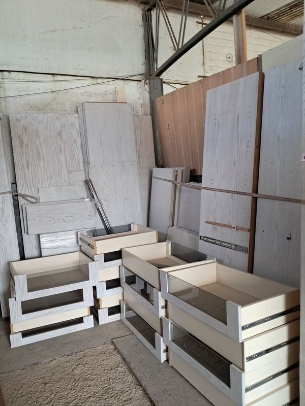 Interior de Vestidor Modular con 18 Cajones y Estantes