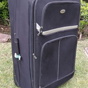 Valija de Viaje Grande Negra con Ruedas y Carro - imagen 4