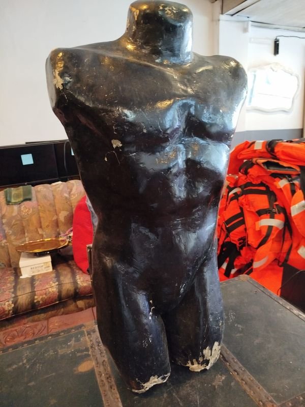 Lote siguiente: Maniqui torso Hombre para venta