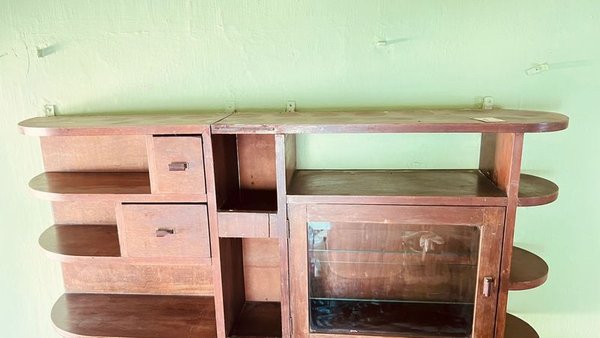 ESTANTERIA DE COLGAR CON CRISTALERO - imagen 6