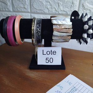 Lote de 6 Pulseras Surtidas, Incluye una de Nácar - imagen 1