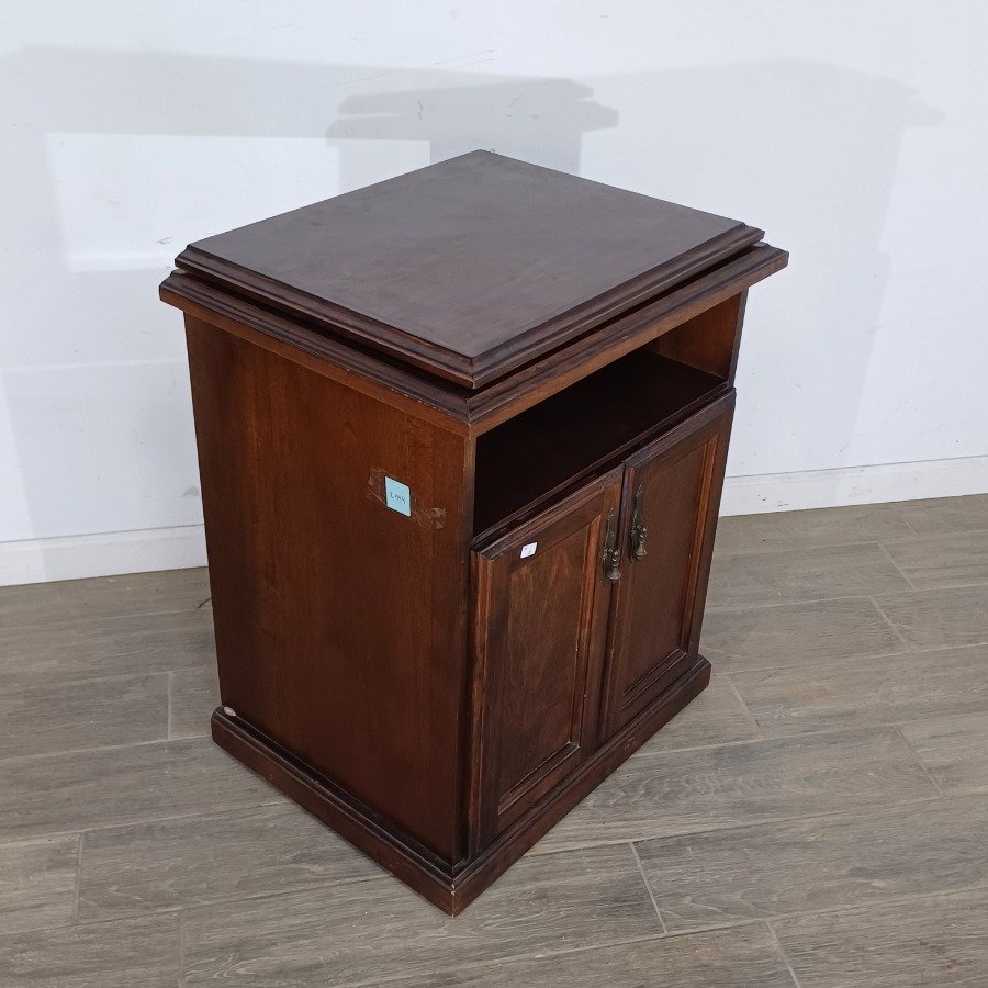 Rack con 2 puertas y rueditas de madera maciza - imagen 5