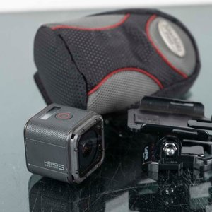 Cámara GoPro Hero5 Session con Estuche y Accesorios - imagen 2