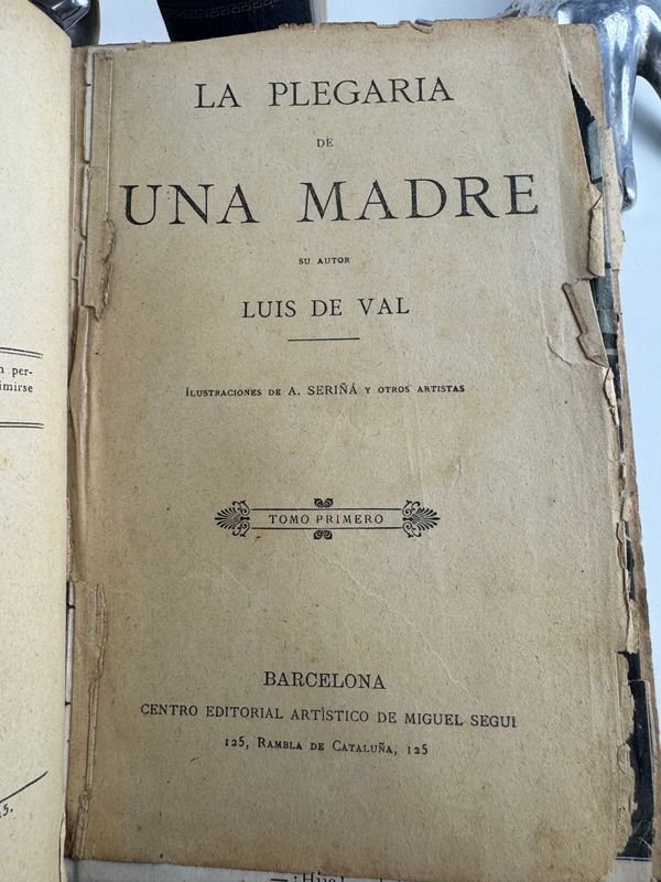 Dos libros antiguos de Luis De Val y una escultura de plata - imagen 3
