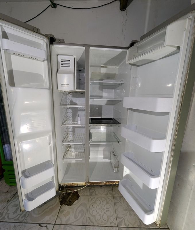Heladera Samsung doble puerta con características y medidas - imagen 4