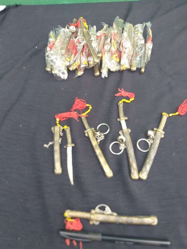 Llaveros de Sable Estilo Oriental con Borla Roja