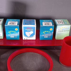 Accesorios de Baño Rojos en Acrílico y 8 Lamparitas LED EcoGuard - imagen 5