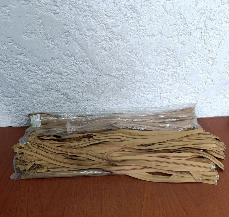 Lote anterior: Zippers de plástico en buen estado