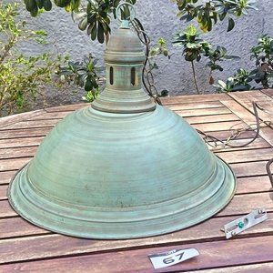 Antigua Lámpara de Techo de metal con pantalla amplia color verde patinado, portalámpara, cadena y cableado - Medidas: Alto 34 cm x Diámetro 42 cm - imagen 2