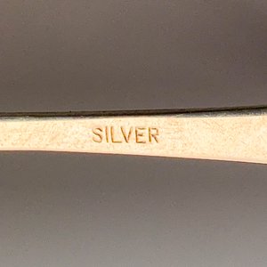 Juego de Tres Cucharitas de Plata con Estuche y Decoración Floral - imagen 4