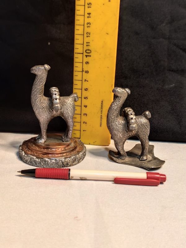 Figuritas de camello metalicas con accesorios