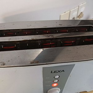 Tostadora eléctrica marca Lexa - Funciona - imagen 3