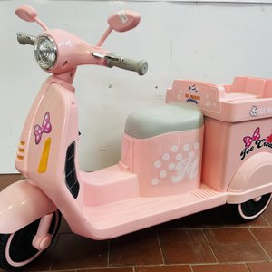 Moto a Batería Infantil "Ice Magic" Rosa con Faltantes - imagen 2