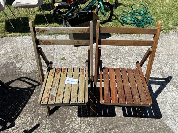 Sillas de madera para decoración y uso - imagen 1
