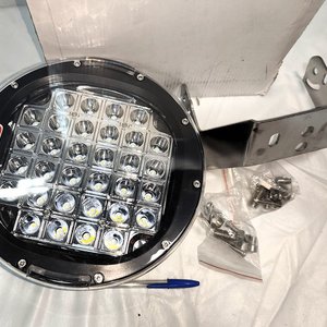 Foco LED Grande Metálico para Camioneta 12/24V - Nuevo en Caja - imagen 4
