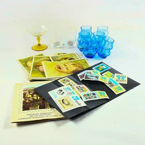 Lote anterior: Lote de Vasos de Vidrio Color, Postales y Sellos