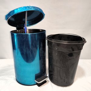 Papelera de Acero Inoxidable Azul con Tapa Batiente y Cubo Interior, 12 Litros - imagen 4