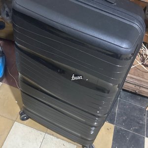 Lote anterior: Valija Rígida Negra con Ruedas
