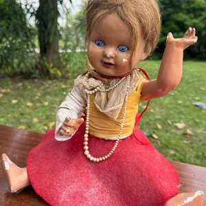 muñeca antigua de mediados del siglo XX - imagen 2