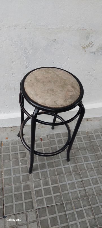 Taburete en hierro con asiento de mármol - imagen 4