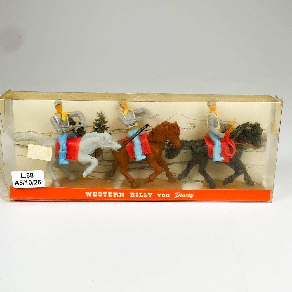 Tres jinetes a caballo plástico, con caja