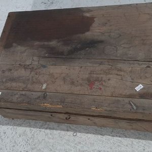 Cajón de Madera con Herramientas Varias: Gato, Llaves e Inyector - imagen 2