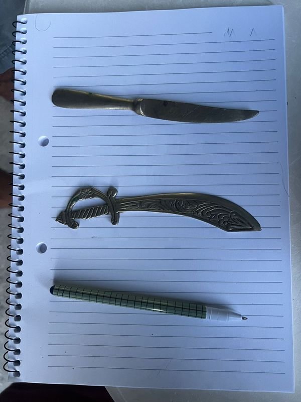 Lote siguiente: Dos cuchillos antiguos de plata