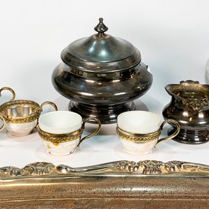 Bandeja de Metal con Jarra, Azucarero y Pocillos Estilo Vintage - imagen 4