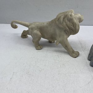 Estatuilla de León Rugiendo en Marmolina - imagen 4