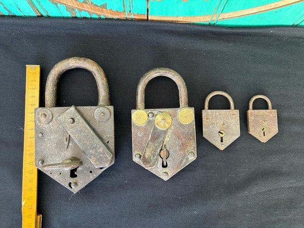 Colección de candados antiguos para venta - imagen 1