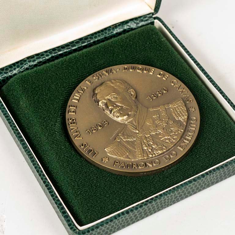 Lote siguiente: Medalla de bronce Duque de Caxias con estuche