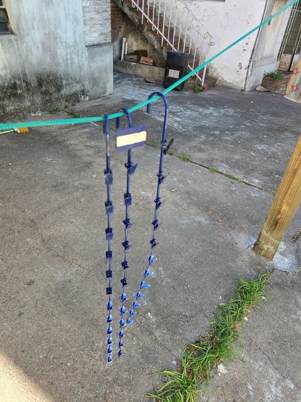 Hierro con Broches para Exibir Productos en Comercios - imagen 1
