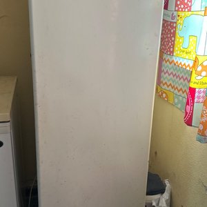 Lote siguiente: Heladera Consul Vertical Blanca