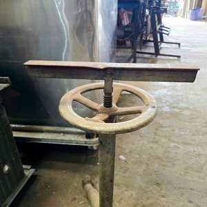 Caballete Metálico Regulable para Tareas Diversas - imagen 4