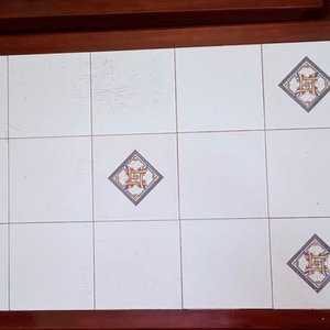 Juego de Esquinero de Madera con Mesa y Azulejos - imagen 7