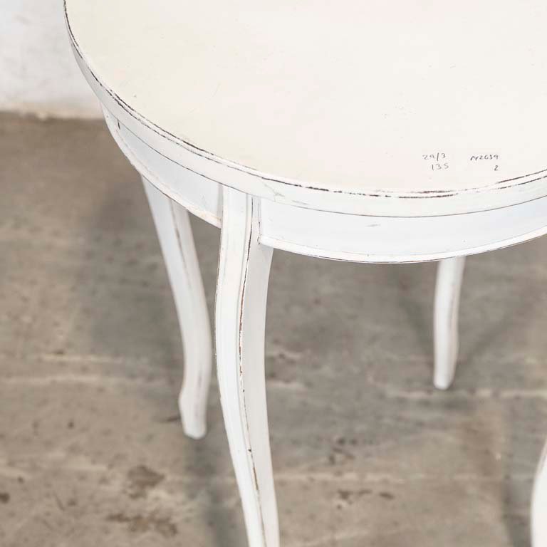 Mesa de sala circular tipo francesa con detalles en la pintura - imagen 2