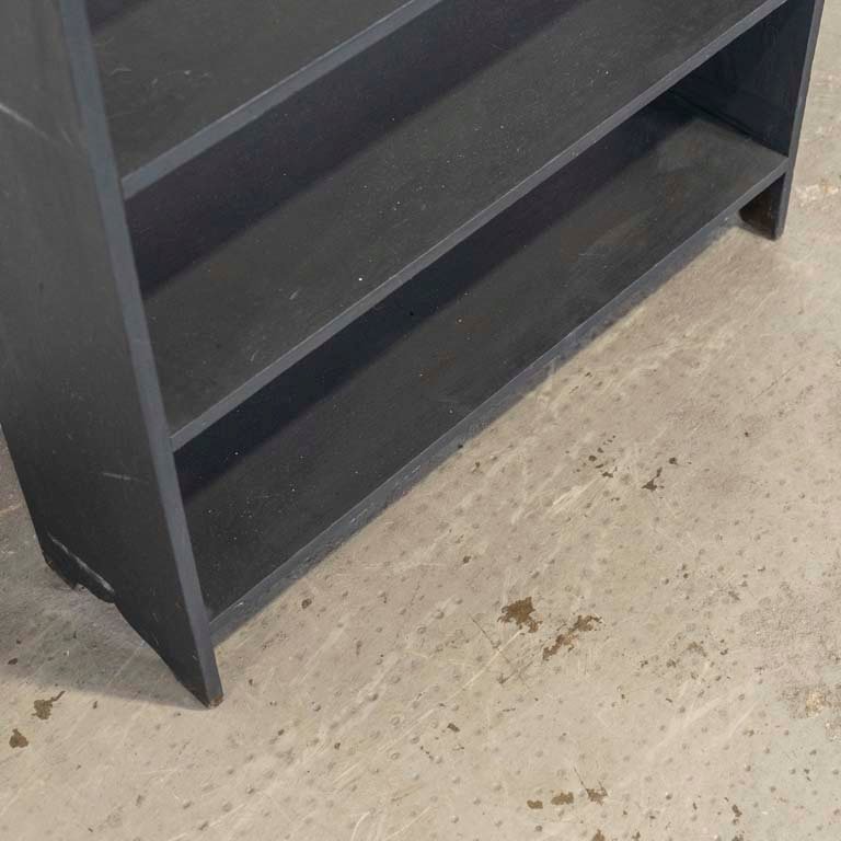 Estante de madera con detalles pintados - imagen 3