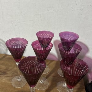 Lote anterior: Set de 7 Copas de Cristal Tallado Color Borravino