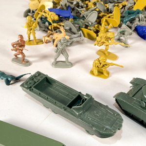 Lote Antiguo Juguetes Militares: Puente, Tanques y Soldados - imagen 2