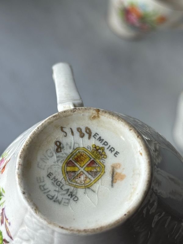 Servicio de té en loza inglesa con decoración floral - imagen 13