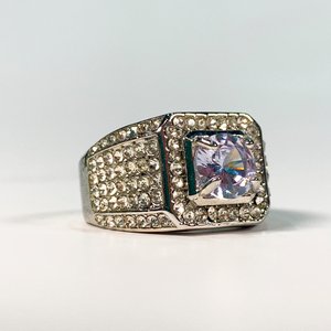 Anillo de Fantasía Plateado con Piedras y Engarce Central - imagen 2