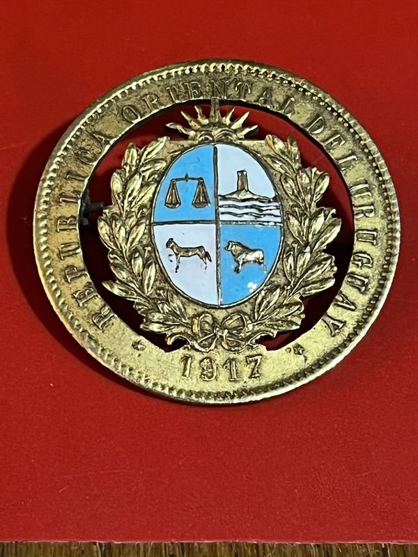 Lote anterior: Antiguo prendedor de plata con moneda de 1 peso de 1917