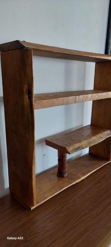 Estante artesanal de madera de arbol handmade - imagen 2