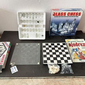 Juego de Ajedrez de Vidrio Magnético y 6 en 1 - imagen 1