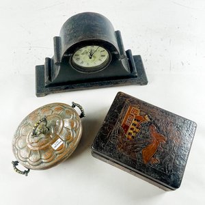 Reloj de Madera, Centro de Metal y Cofre Oriental - Tres Piezas Decorativas - imagen 2