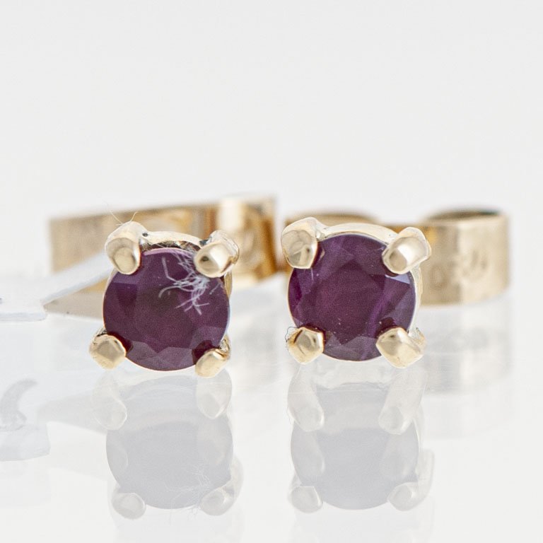 Lote anterior: Pare de tornillos de oro 18k con rubíes