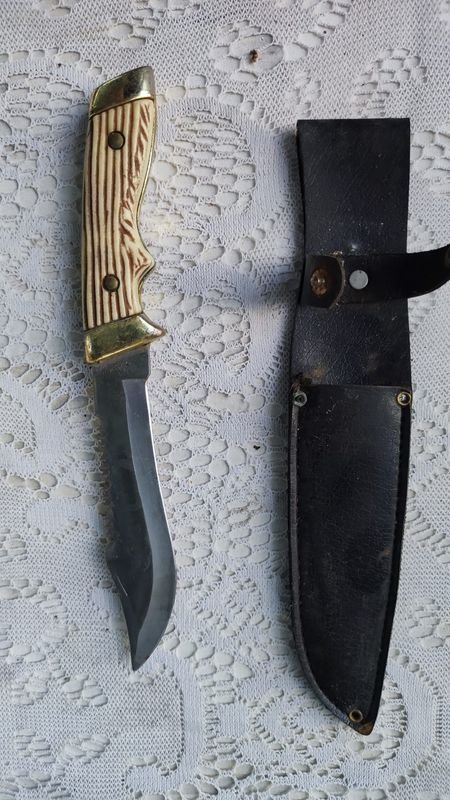 Cuchillo Casador con Vaina de Alta Calidad - imagen 2